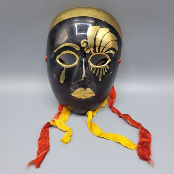 Vintage Decorative Brass Metal Wall Masks Set Of 2 Black With Gold Accents - Picture 6 of 9